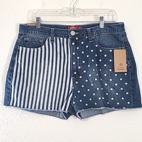 Dickies Pants - *NWT* DICKIES Stars & Stripes Print 5-Pocket Shorts, size 13/31